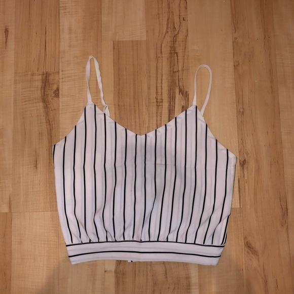 Cropped top - Picture 1 of 1